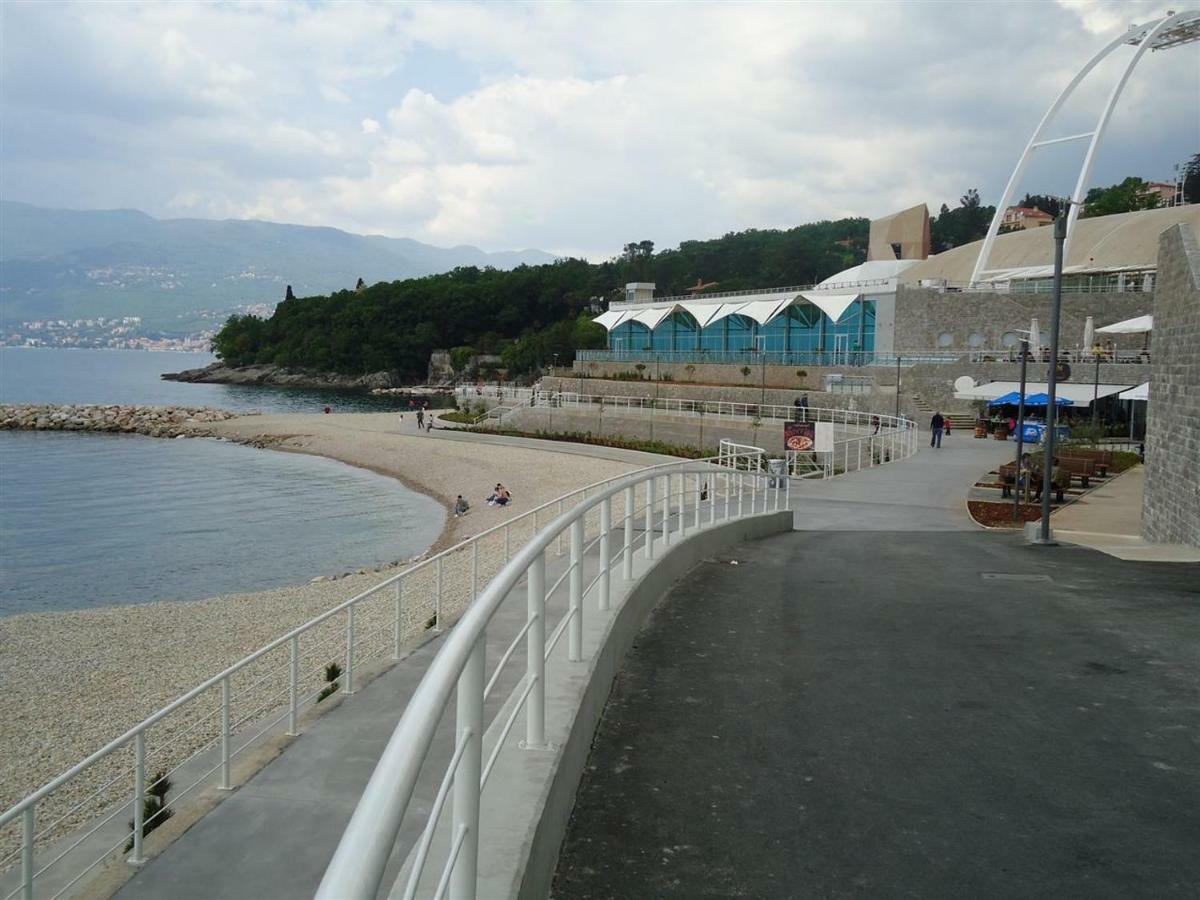 Deluxe Apartment Dora With A Private Parking, Terrace And See View Rijeka Exterior photo
