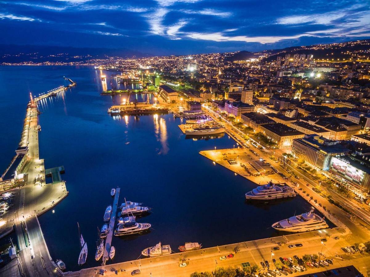 Deluxe Apartment Dora With A Private Parking, Terrace And See View Rijeka Exterior photo